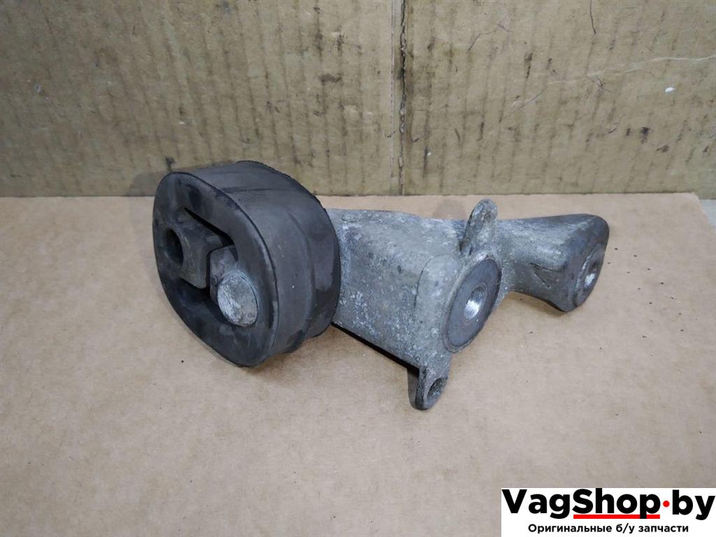 кронштейн глушителя Audi A6 4G/C7 2012, 2.0 л., TDi, CGL, дизель, АКПП, серый, универсал, передний привод, 4G0253144B, 4G0253147 - фото №1