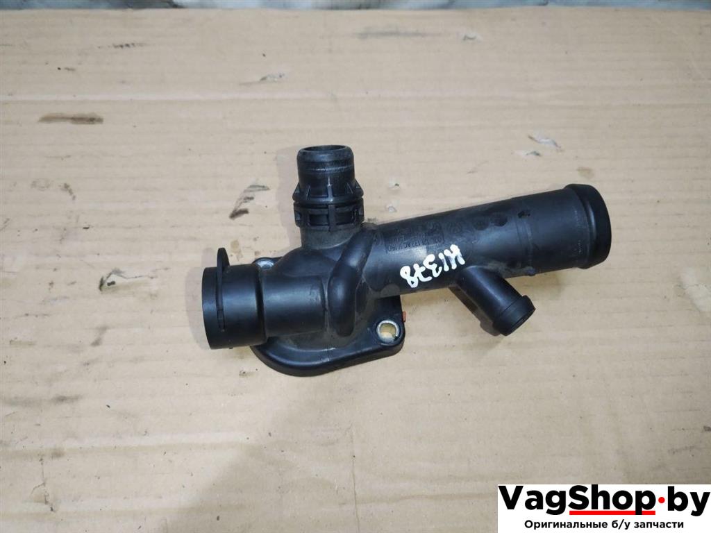 фланец (тройник) системы охлаждения Audi A6 4G/C7 2012, 2.0 л., TDi, CGL, дизель, АКПП, серый, универсал, передний привод, 03L121132AC - фото №1