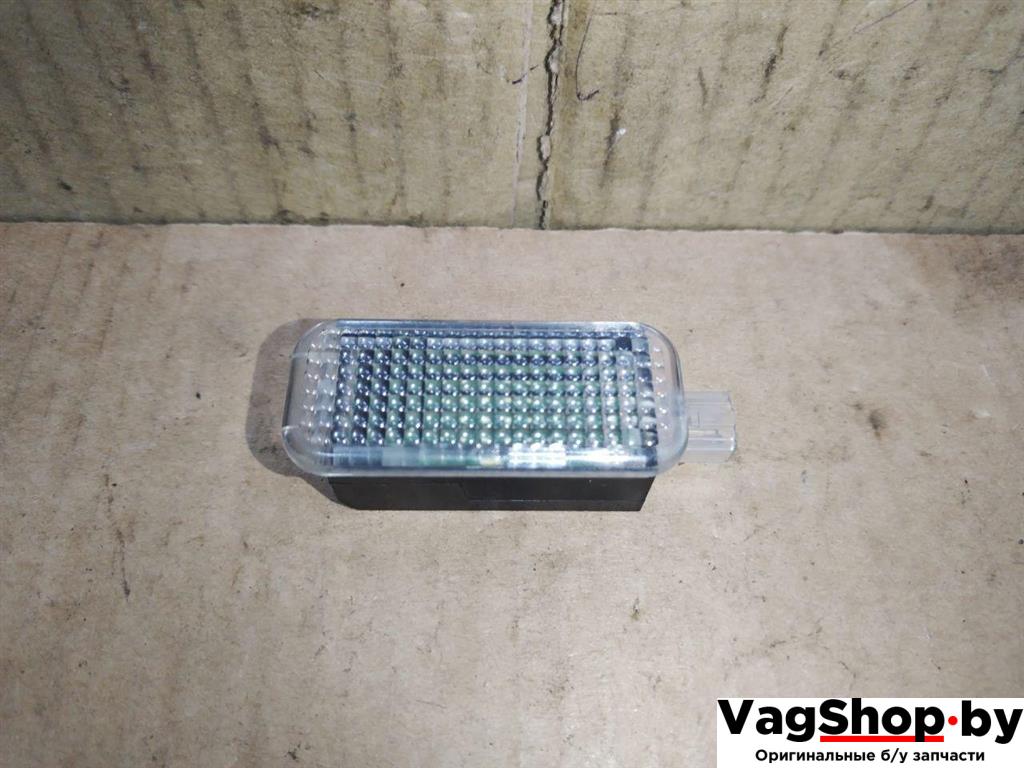 фонарь салона (плафон) Audi A6 4G/C7 2012, 2.0 л., TDi, CGL, дизель, АКПП, серый, универсал, передний привод, 4E0947415 - фото №1