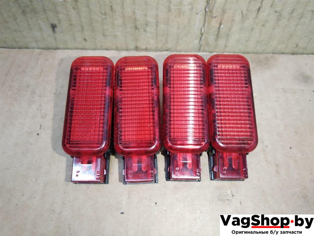 фонарь салона (плафон) Audi A6 4G/C7 2012, 2.0 л., TDi, CGL, дизель, АКПП, серый, универсал, передний привод, 6Y0947411 - фото №1