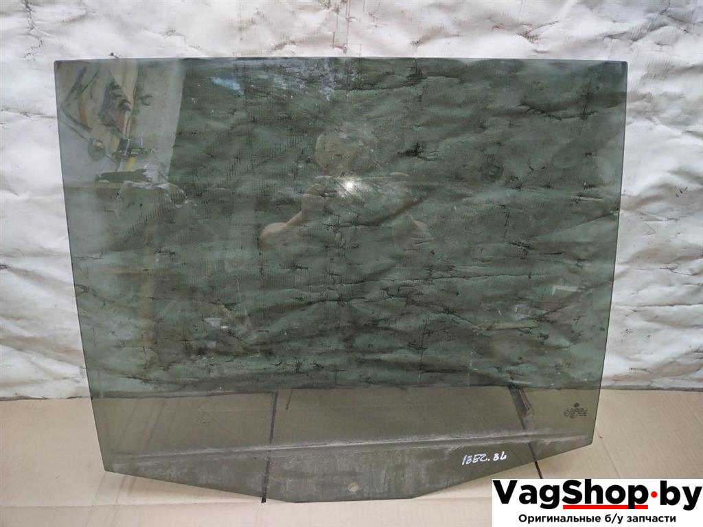 стекло двери задней левой Volkswagen Touran 2 2013, 1.6 л., TDi, CAY, дизель, МКПП, черный, минивэн, передний привод - фото №1