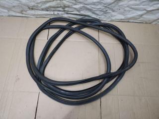 уплотнитель двери Volkswagen Touareg 1 поколение [рестайлинг] 2008, 3.0 л., TDi, CAS, дизель, АКПП, черный, внедорожник 5 дв., полный привод, 7L0867365G