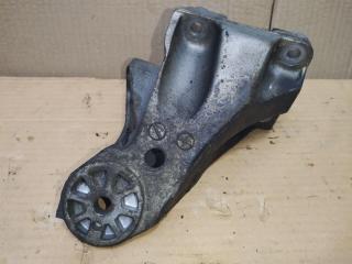 кронштейн двигателя Volkswagen Touareg 1 поколение [рестайлинг] 2008, 3.0 л., TDi, CAS, дизель, АКПП, черный, внедорожник 5 дв., полный привод, 7L6199308B