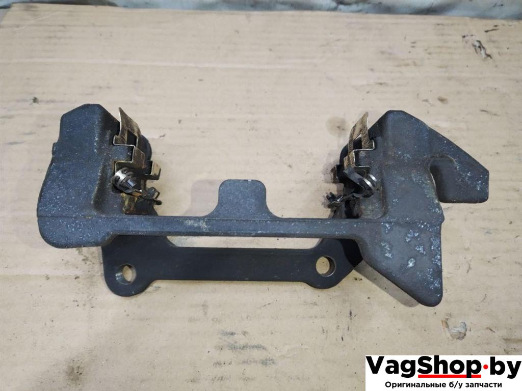 скоба суппорта Audi A4 B8/8K 2010, 2.7 л., TDi, CGK, дизель, МКПП, белый, седан, передний привод - фото №1