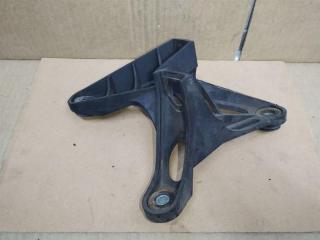 Кронштейн крепления троса КПП Volkswagen Golf Plus 2 поколение 2010, 1.6 л., TDi, CAY, дизель, МКПП, черный, хетчбэк 5 дв., передний привод, 1K0711789G