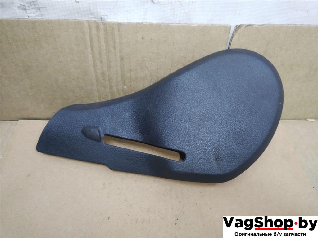 Пластик салазок сидений Volkswagen Golf Plus 2 поколение 2010, 1.6 л., TDi, CAY, дизель, МКПП, черный, хетчбэк 5 дв., передний привод, 5M0881479D - фото №1