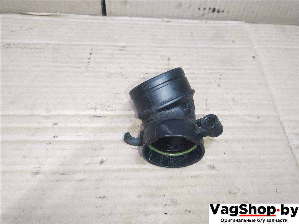 патрубок турбины Volkswagen Golf Plus 2 поколение 2010, 1.6 л., TDi, CAY, дизель, МКПП, черный, хетчбэк 5 дв., передний привод, 3C0129635 - фото №1