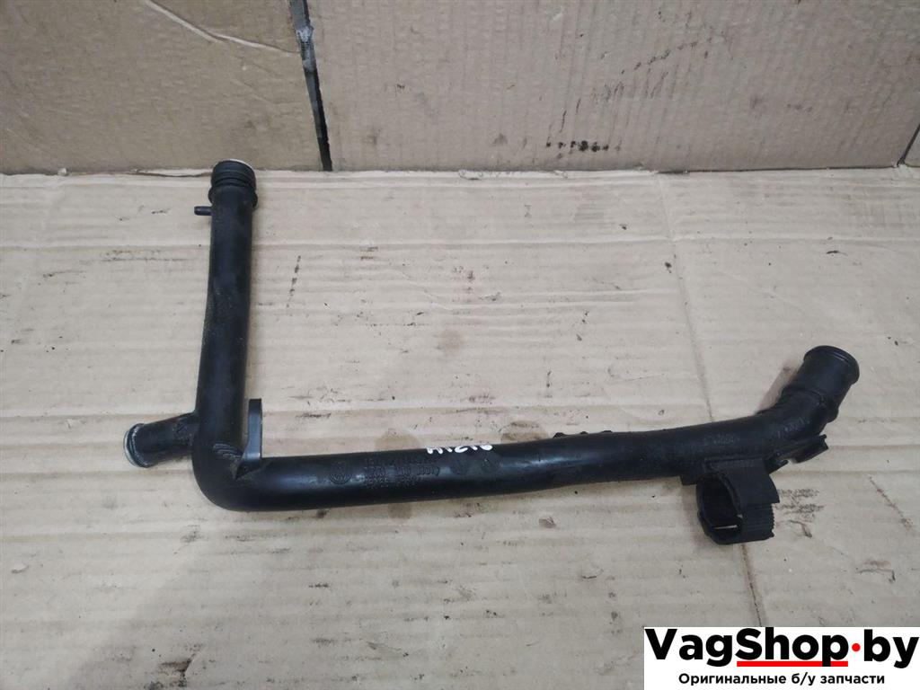 трубка охлаждающей жидкости Volkswagen Golf Plus 2 поколение 2010, 1.6 л., TDi, CAY, дизель, МКПП, черный, хетчбэк 5 дв., передний привод, 03L121065AJ - фото №1