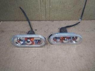 повторитель передний правый Volkswagen Caddy 3 поколение [рестайлинг] 2012, 2.0 л., TDi, CFH, дизель, АКПП, белый, минивэн, передний привод, 2K0949117B