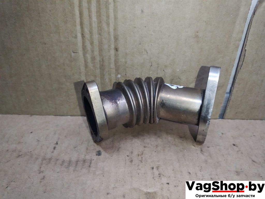 трубка системы рециркуляции EGR Audi Q7 4L 2008, 3.0 л., TDi, дизель, АКПП, черный, внедорожник 5 дв., полный привод, 059131525AK - фото №1