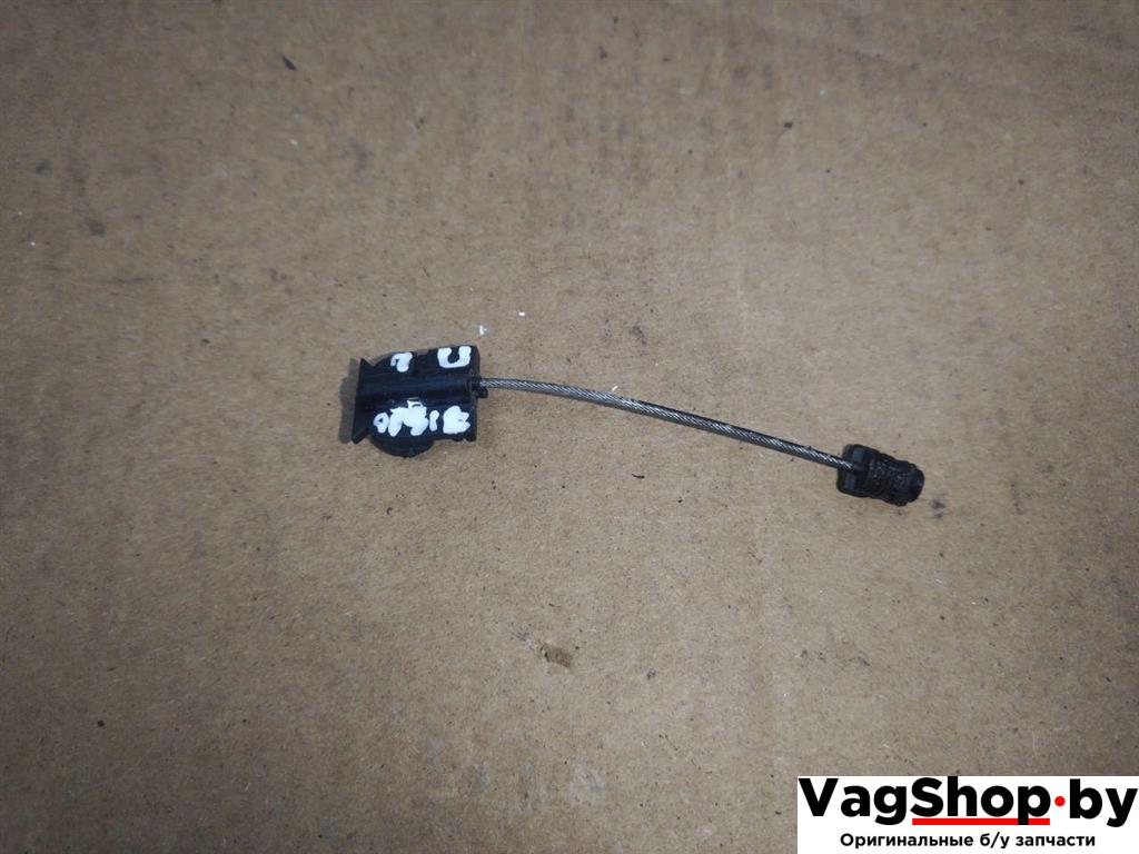 трос двери Volkswagen Golf 5 поколение 2007, 1.9 л., TDi, BLS, дизель, МКПП, черный, универсал, передний привод - фото №1