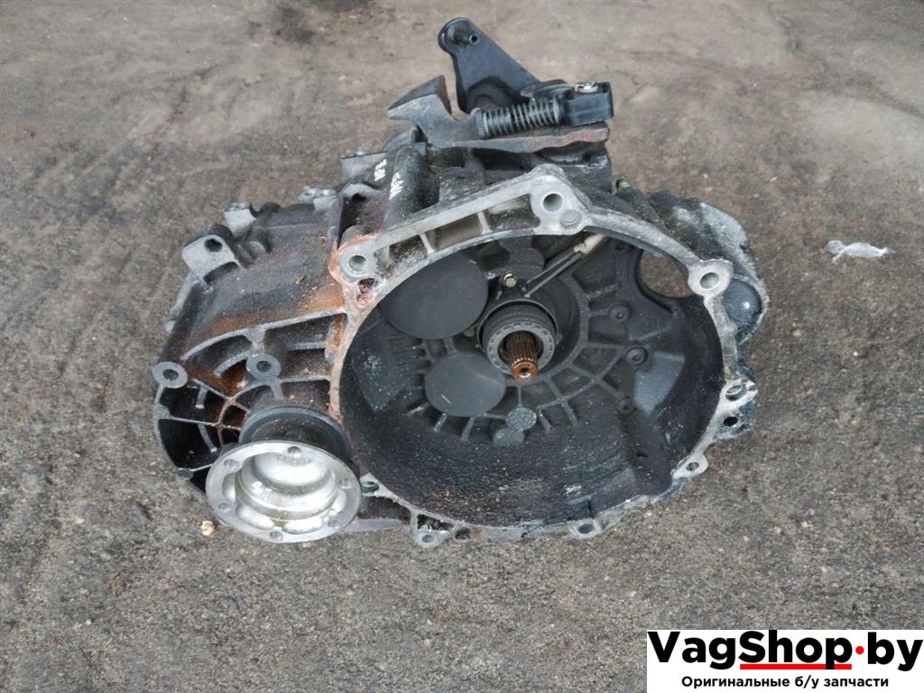 КПП механическая (МКПП) Volkswagen Sharan 2 поколение 2011, 2.0 л., TDi, CFF, дизель, МКПП, черный, минивэн, передний привод, NFZ - фото №1