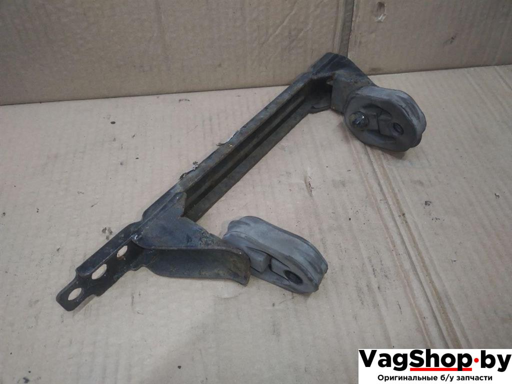 кронштейн глушителя Volkswagen Golf Plus 2 поколение 2010, 1.6 л., TDi, CAY, дизель, АКПП, красный, хетчбэк 5 дв., передний привод, 1K0253144AN, 1K0253147C - фото №1