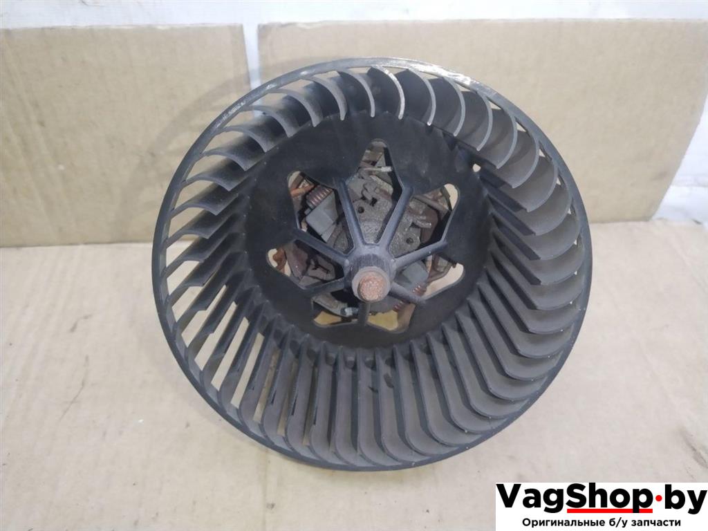 моторчик печки Volkswagen Golf Plus 2 поколение 2010, 1.6 л., TDi, CAY, дизель, АКПП, красный, хетчбэк 5 дв., передний привод - фото №1