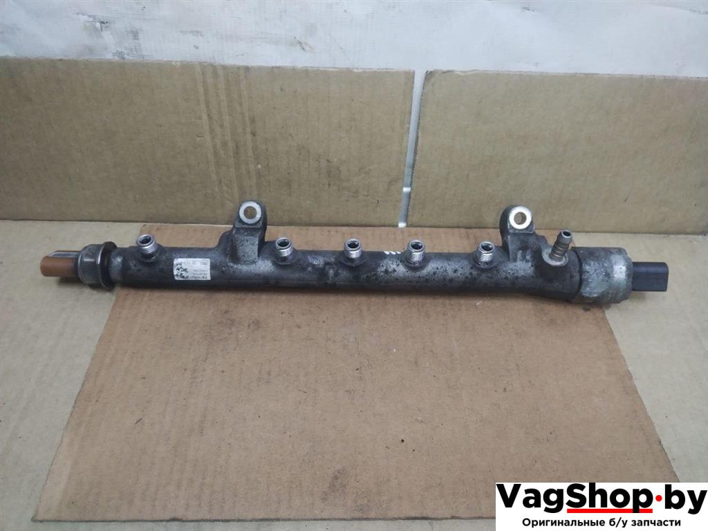 топливная рампа Volkswagen Golf Plus 2 поколение 2010, 1.6 л., TDi, CAY, дизель, АКПП, красный, хетчбэк 5 дв., передний привод, 03L130089H, 03L130764A, 03L130051 - фото №1