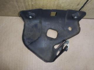 крепление ( кронштейн ) крыла Volkswagen Sharan 2 поколение 2011, 2.0 л., TDi, CFF, дизель, МКПП, черный, минивэн, передний привод, 7N0821136A