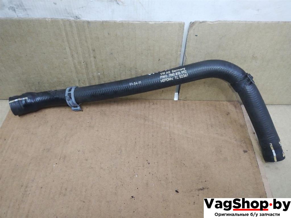 патрубок (трубопровод, шланг) Volkswagen Sharan 2 поколение 2011, 2.0 л., TDi, CFF, дизель, МКПП, черный, минивэн, передний привод, 7N0815992 - фото №1
