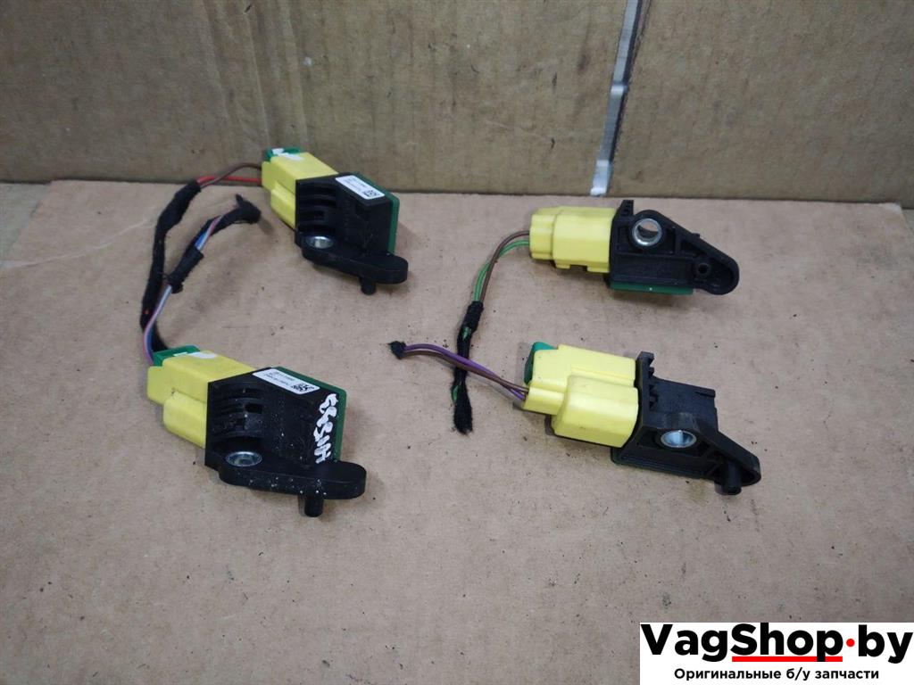 датчик удара Volkswagen Sharan 2 поколение 2011, 2.0 л., TDi, CFF, дизель, МКПП, черный, минивэн, передний привод, 5N0959351B - фото №1