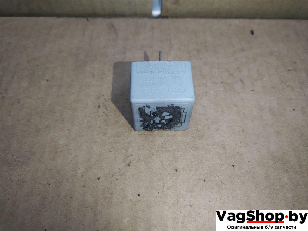 реле (прочие) Volkswagen Sharan 2 поколение 2011, 2.0 л., TDi, CFF, дизель, МКПП, черный, минивэн, передний привод, 141951253B, 53 - фото №1