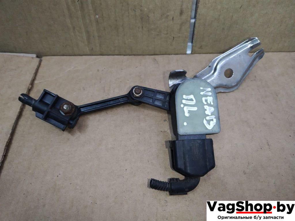 датчик дорожного просвета Audi Q7 4L 2007, 3.0 л., TDi, BUG, дизель, АКПП, черный, внедорожник 5 дв., полный привод - фото №1