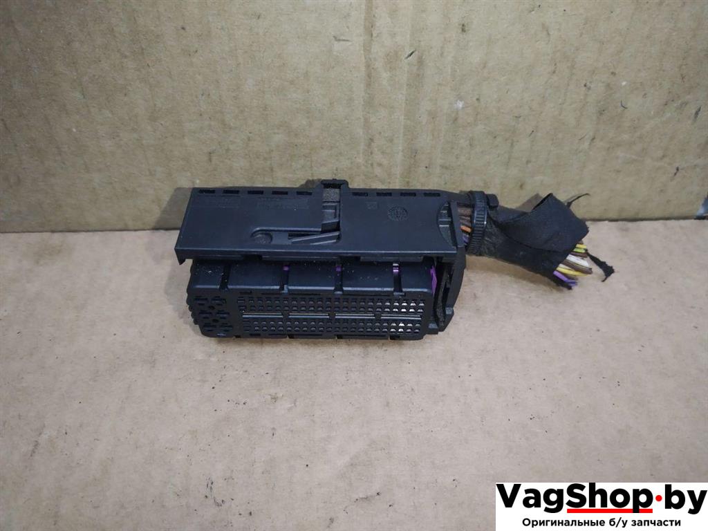 Разъем (фишка) проводки Volkswagen Sharan 2 поколение 2011, 2.0 л., TDi, CFF, дизель, МКПП, черный, минивэн, передний привод, 7L0906385A - фото №1