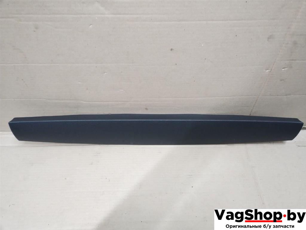 обшивка крышки багажника Volkswagen Sharan 2 поколение 2011, 2.0 л., TDi, CFF, дизель, МКПП, черный, минивэн, передний привод, 7N0867707 - фото №1