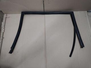 направляющая стекла Volkswagen Touareg 1 поколение [рестайлинг] 2008, 3.0 л., TDi, BKS, дизель, АКПП, синий, внедорожник 5 дв., полный привод, 7L0839431