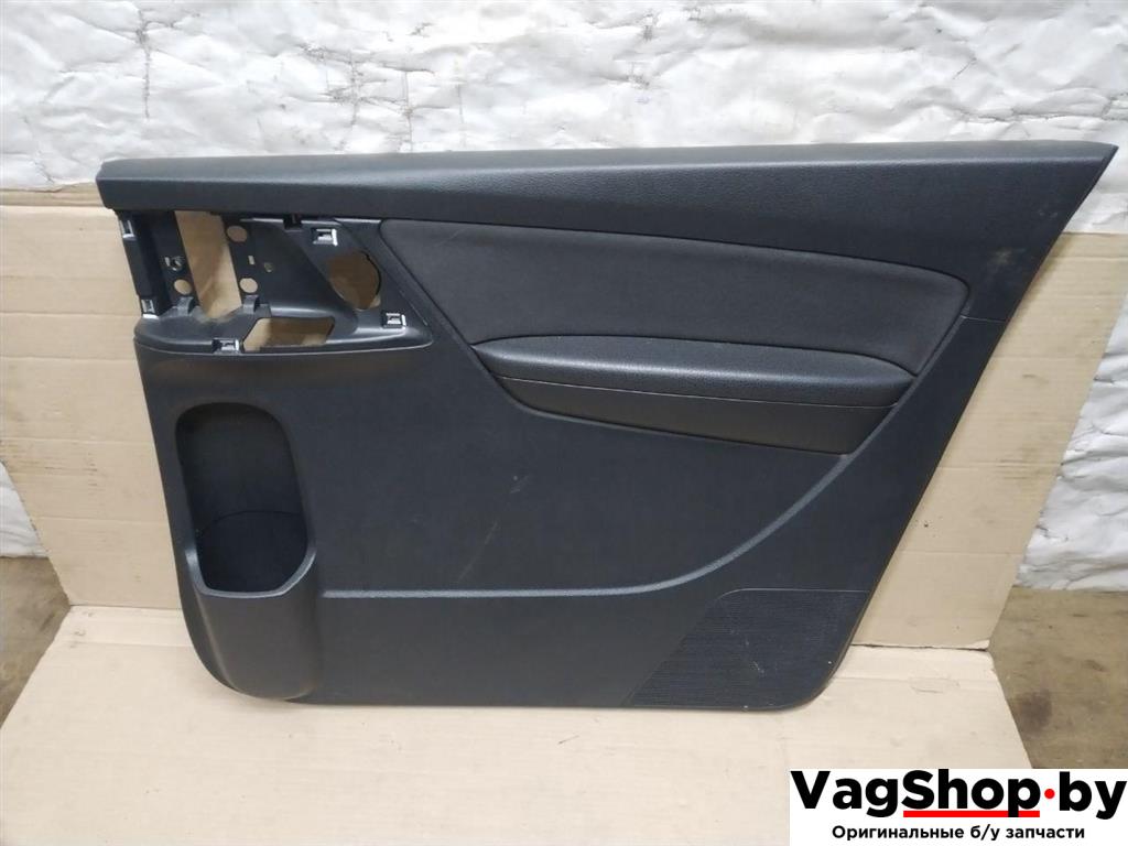 Обшивка двери задней правой сдвижной (дверная карта) Volkswagen Sharan 2 поколение 2011, 2.0 л., TDi, CFF, дизель, МКПП, черный, минивэн, передний привод - фото №1