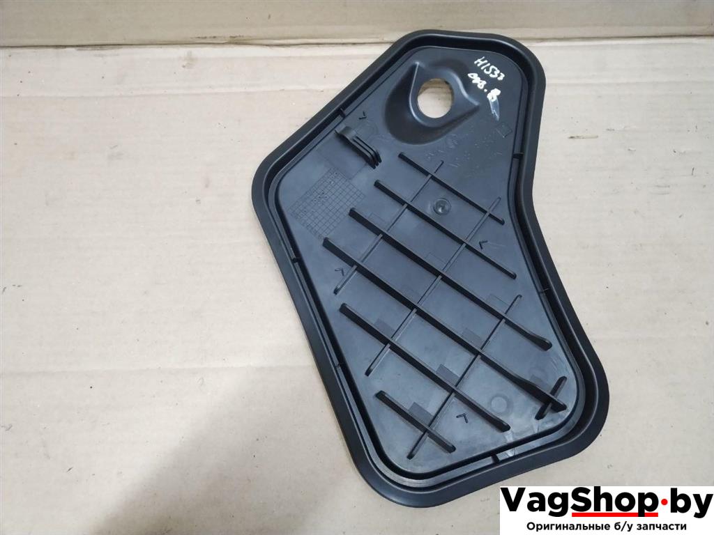 накладка двери (крышки) багажника Volkswagen Sharan 2 поколение 2011, 2.0 л., TDi, CFF, дизель, МКПП, черный, минивэн, передний привод, 7N0843802D - фото №1