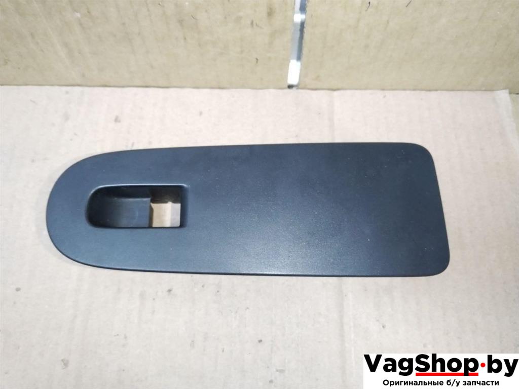 молдинг двери передней правой Volkswagen Sharan 2 поколение 2011, 2.0 л., TDi, CFF, дизель, МКПП, черный, минивэн, передний привод, 7N0868248 - фото №1