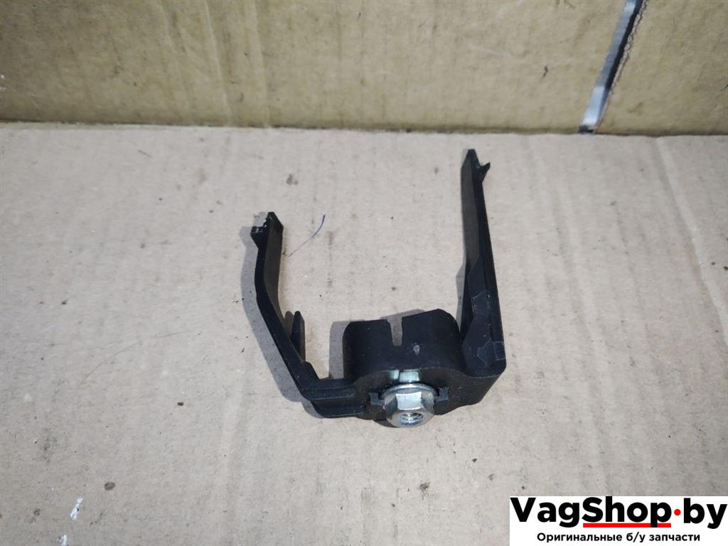 Кронштейн крепления фонаря заднего левого Audi A4 B8/8K 2010, 2.7 л., TDi, CGK, дизель, МКПП, белый, седан, передний привод, 16701500 - фото №1