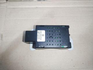 усилитель антенны Volkswagen Golf Plus 2 поколение 2010, 1.6 л., TDi, CAY, дизель, АКПП, красный, хетчбэк 5 дв., передний привод, 5M0035570B