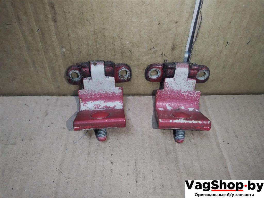 петля крышки багажника Volkswagen Golf Plus 2 поколение 2010, 1.6 л., TDi, CAY, дизель, АКПП, красный, хетчбэк 5 дв., передний привод, 5M0827301 - фото №1