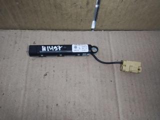 усилитель антенны Volkswagen Golf Plus 2 поколение 2010, 1.6 л., TDi, CAY, дизель, АКПП, красный, хетчбэк 5 дв., передний привод, 5M0035577G