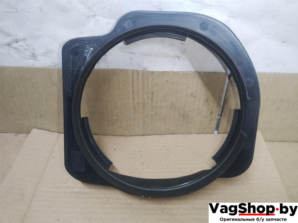 кронштейн (крепление) Volkswagen Touareg 1 поколение 2006, 2.5 л., TDi, BAC, дизель, АКПП, синий, внедорожник 5 дв., полный привод, 7L6035217 - фото №1