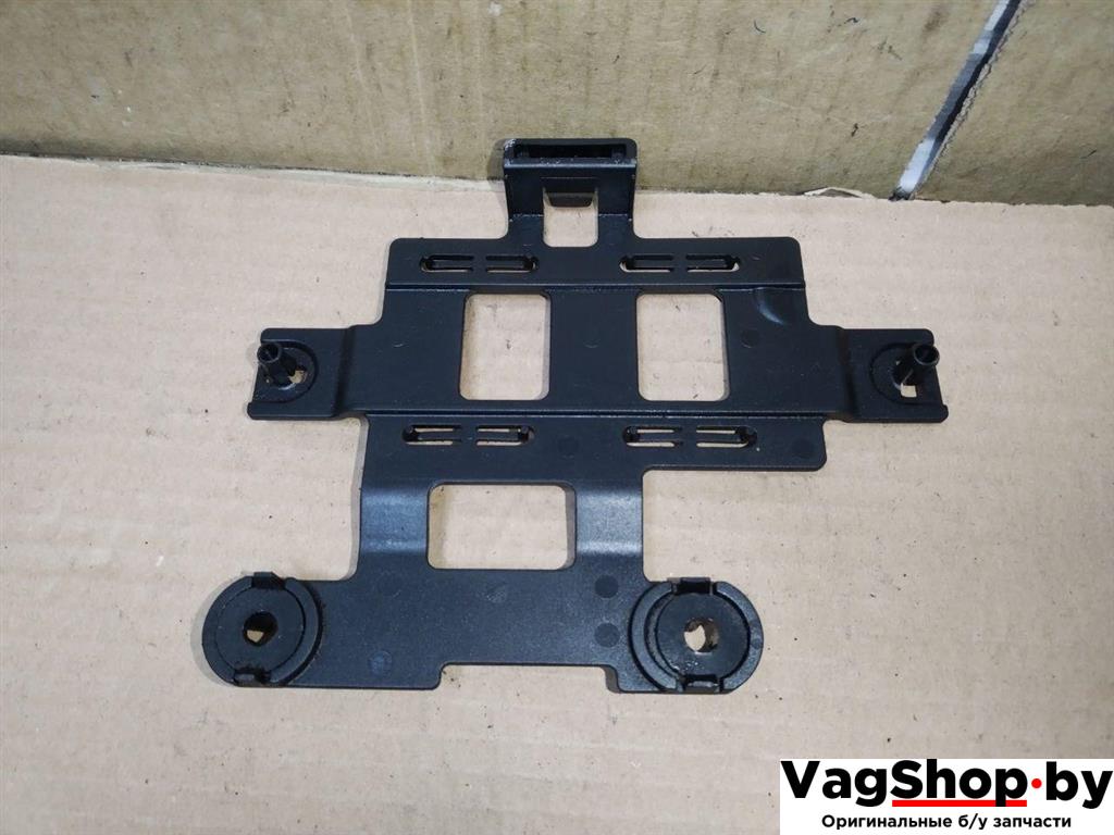 кронштейн (крепление) Volkswagen Touareg 1 поколение 2006, 2.5 л., TDi, BAC, дизель, АКПП, синий, внедорожник 5 дв., полный привод, 7L0919288 - фото №1