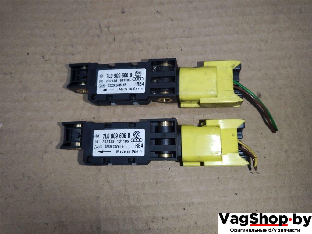 датчик удара Volkswagen Touareg 1 поколение 2006, 2.5 л., TDi, BAC, дизель, АКПП, синий, внедорожник 5 дв., полный привод, 7L0909606B - фото №1
