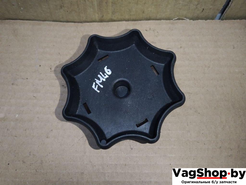 крепление запаски Volkswagen Touareg 1 поколение 2006, 2.5 л., TDi, BAC, дизель, АКПП, синий, внедорожник 5 дв., полный привод, 7L6601347 - фото №1