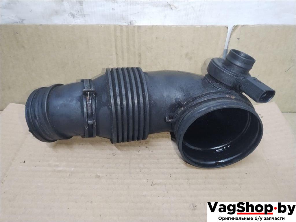 патрубок воздушного фильтра Volkswagen Touareg 1 поколение 2006, 2.5 л., TDi, BAC, дизель, АКПП, синий, внедорожник 5 дв., полный привод, 7L6129534, 7L6129532B - фото №1