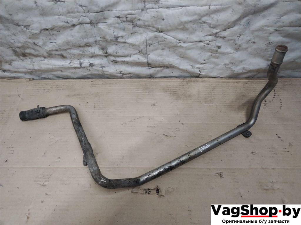 Патрубок автономного отопителя Volkswagen Touareg 1 поколение 2006, 2.5 л., TDi, BAC, дизель, АКПП, синий, внедорожник 5 дв., полный привод - фото №1