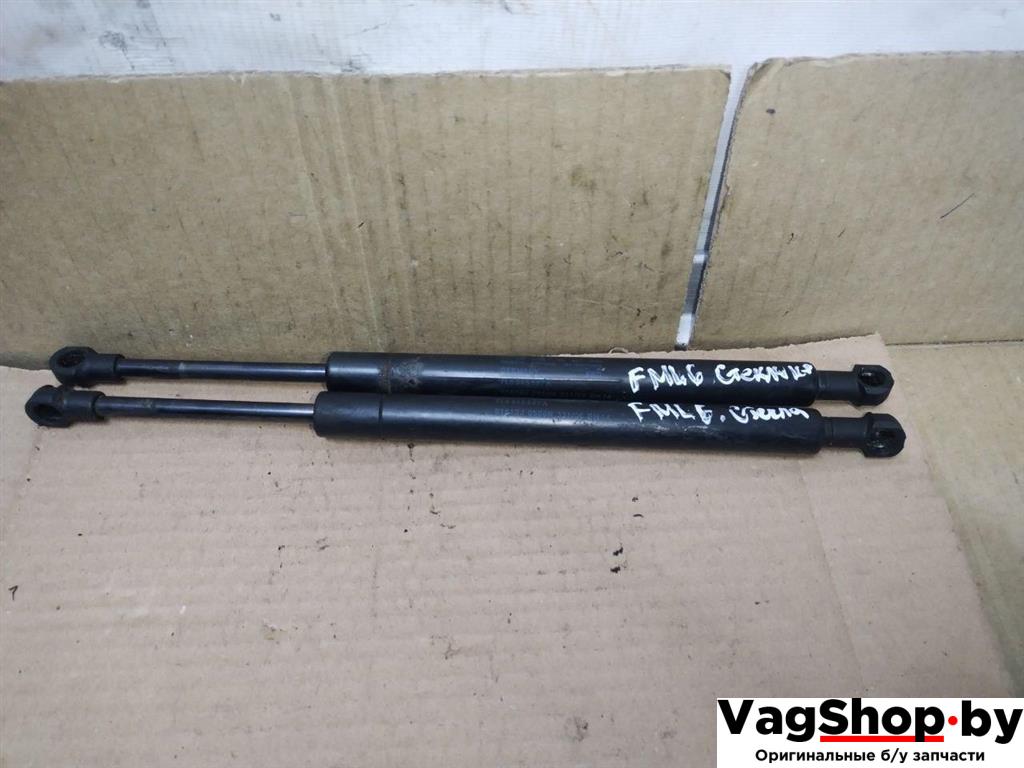 амортизатор стекла багажника Volkswagen Touareg 1 поколение 2006, 2.5 л., TDi, BAC, дизель, АКПП, синий, внедорожник 5 дв., полный привод, 7L6845587A - фото №1