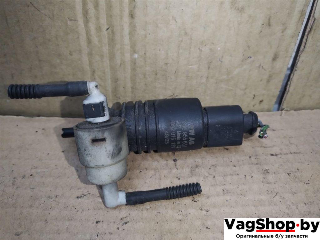 насос (моторчик) омывателя стекла Volkswagen Touareg 1 поколение 2006, 2.5 л., TDi, BAC, дизель, АКПП, синий, внедорожник 5 дв., полный привод, 1J6955651 - фото №1