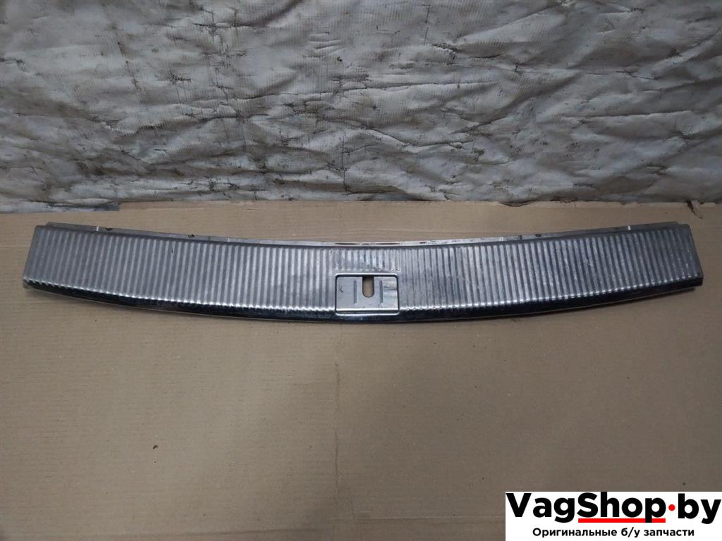 накладка внутренняя на заднюю панель кузова Volkswagen Touareg 1 поколение 2006, 2.5 л., TDi, BAC, дизель, АКПП, синий, внедорожник 5 дв., полный привод, 7L6863459B - фото №1