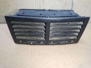 дефлектор обдува салона Volkswagen Touareg 1 поколение [рестайлинг] 2009, 2.5 л., TDi, BPE, дизель, АКПП, черный, внедорожник 5 дв., полный привод, 7L6819203D