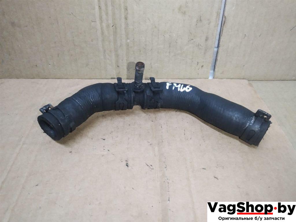 патрубок (трубопровод, шланг) Volkswagen Touareg 1 поколение 2006, 2.5 л., TDi, BAC, дизель, АКПП, синий, внедорожник 5 дв., полный привод - фото №1