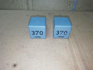 реле (прочие) Audi A6 4F/C6 [рестайлинг] 2009, 2.7 л., TDi, CAN, дизель, МКПП, серебро, универсал, передний привод, 370, 8D0951253