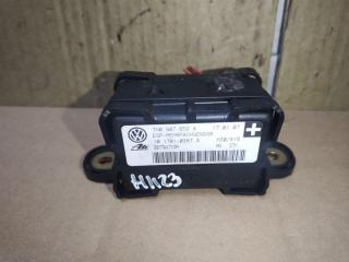 датчик ускорения Volkswagen Touareg 1 поколение [рестайлинг] 2008, 2.5 л., TDi, BPE, дизель, АКПП, серый, внедорожник 5 дв., полный привод, 7H0907652A