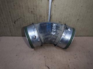 патрубок интеркулера Volkswagen Touareg 1 поколение [рестайлинг] 2008, 2.5 л., TDi, BPE, дизель, АКПП, серый, внедорожник 5 дв., полный привод, 7L6145943C