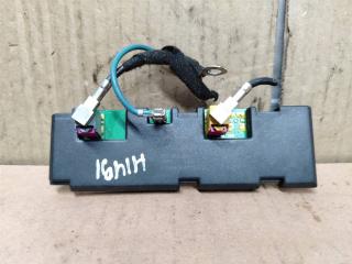 усилитель антенны Audi A6 4F/C6 [рестайлинг] 2010, 2.7 л., TDi, CAN, дизель, АКПП, черный, седан, передний привод, 4F5035225AJ