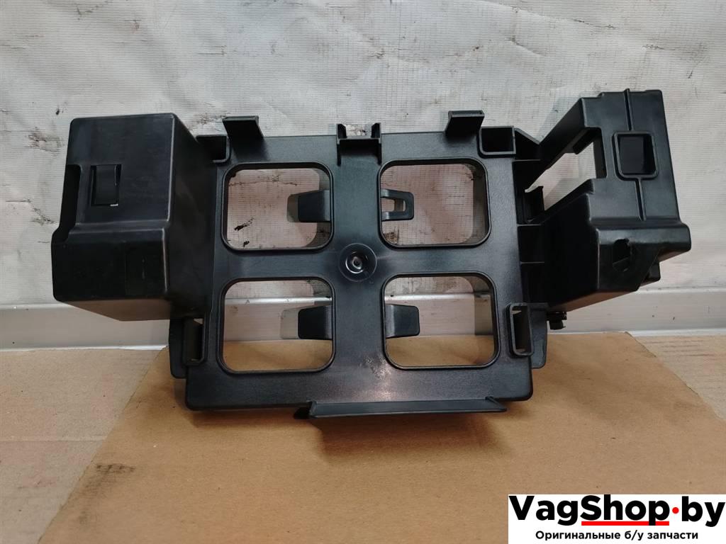 кронштейн (крепление) Audi A8 D4/4H 2011, 3.0 л., TDi, CDT, дизель, АКПП, синий, седан, полный привод, 4H0907372A - фото №1